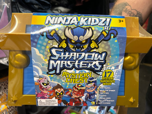 Ninja Kidz - Shadow Masters Mystery Chest - 17 Surprises